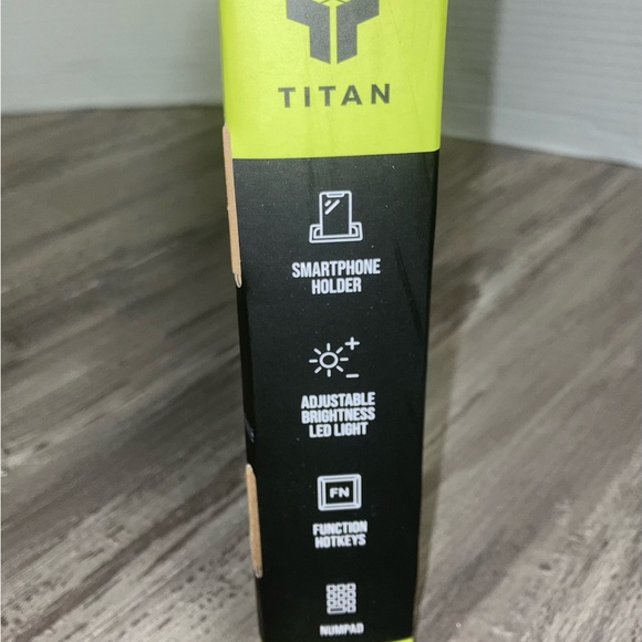 Titan LED Metal Gaming Keyboard - Picture 6 of 6